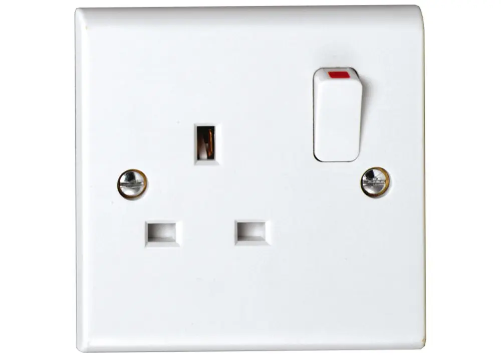 Deta 13A DP 1 Gang Switched Socket 